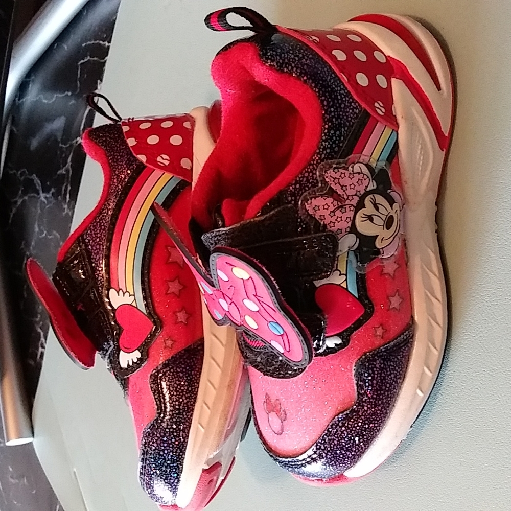 Toddler girl sneakers.